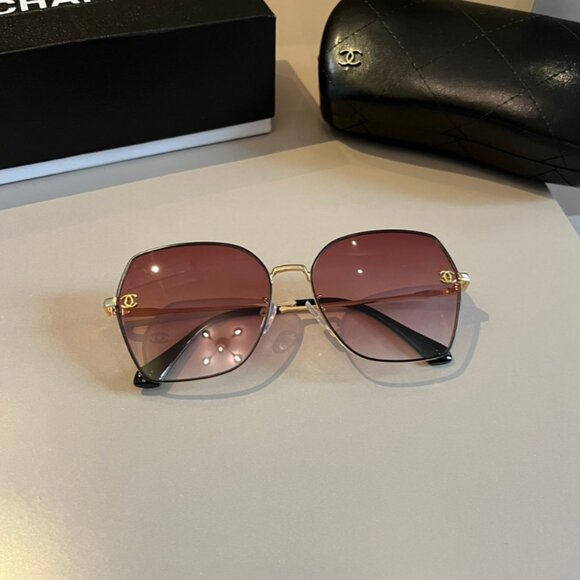 Chanel Sunglasses Woman's wide - Picture 6 of 6